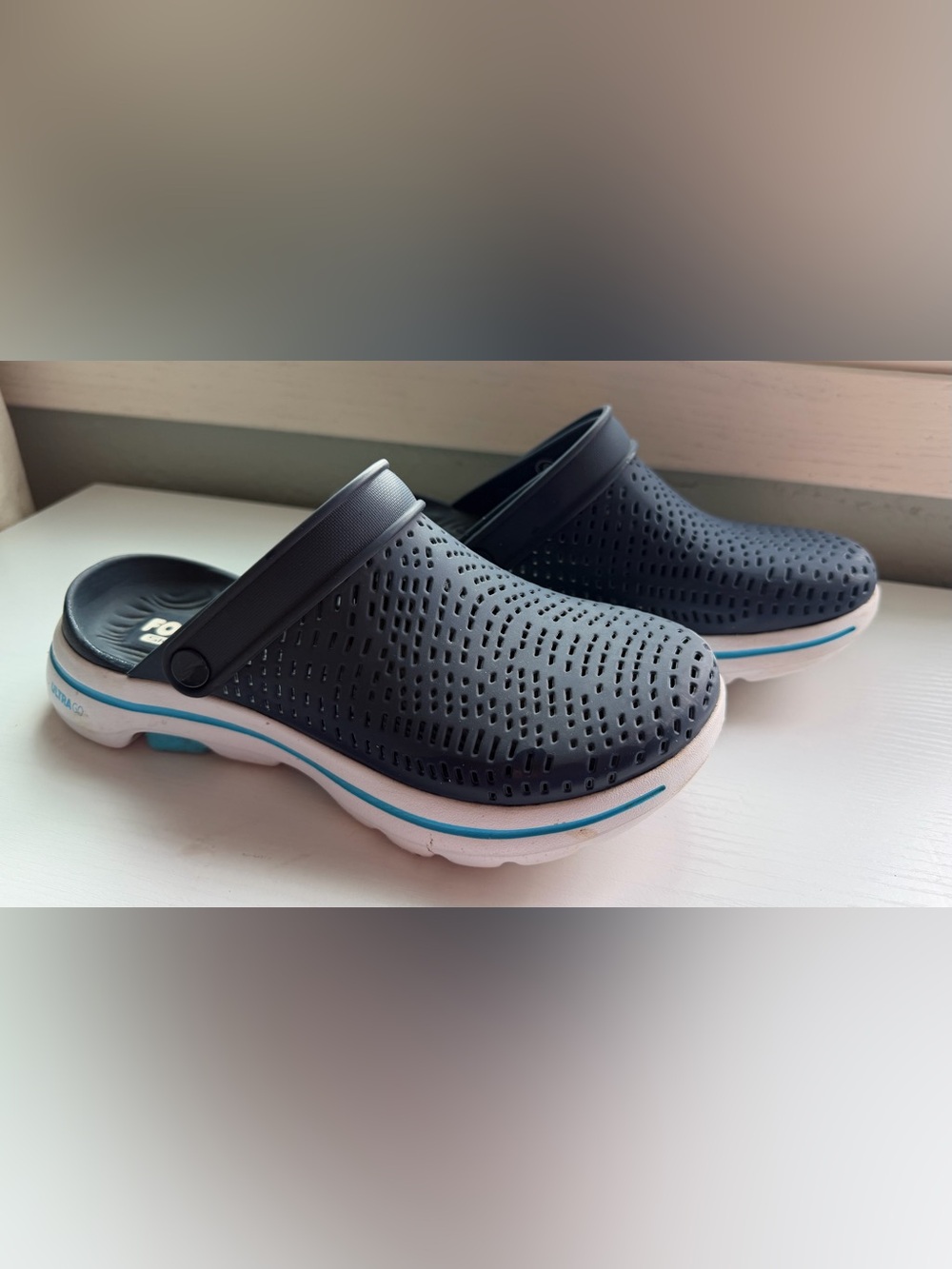 Skechers Foamies Ultra Go Clogs NavyWhite Slip-OnComfort Shoes Lightweight Size6